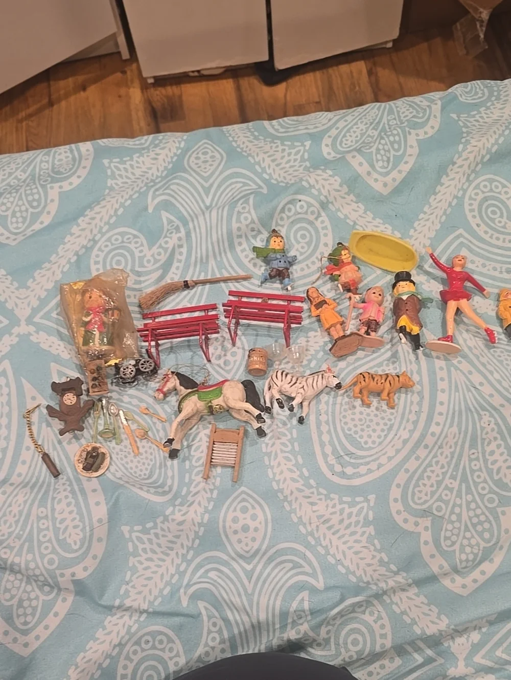 ❤️5/$25 Vintage Figures Dollhouse Furniture Ornaments Etc